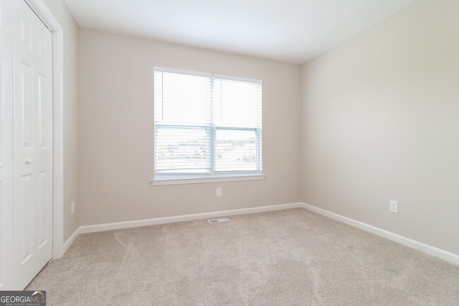 Building Photo - 120 Villa Ridge Dr