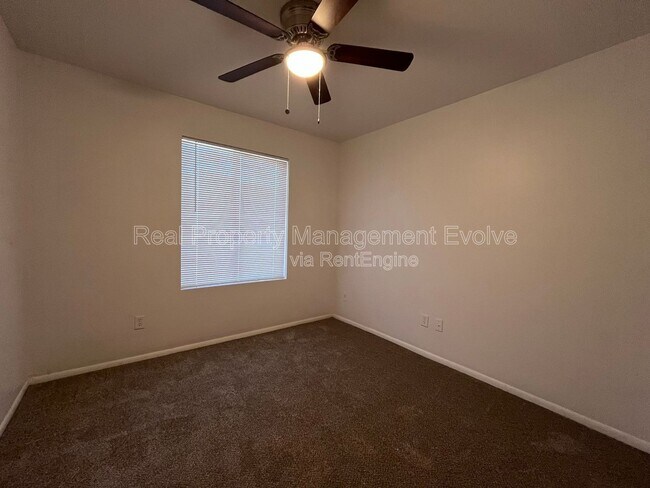 Building Photo - 1535 W Rosemonte Dr