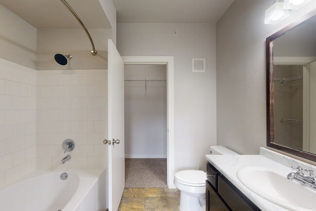 Interior Photo - The District At Cypress Waters - Parson's Green