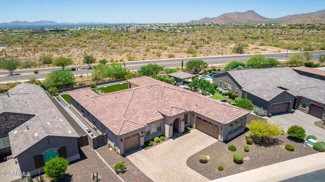 Building Photo - Gorgeous 5 bed 4.5 bath single level home in Scottsdale