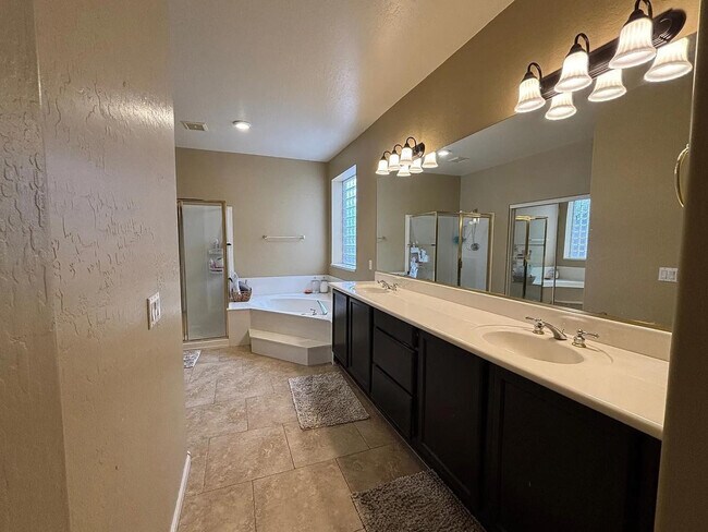 Building Photo - 3136 E Brookwood Ct