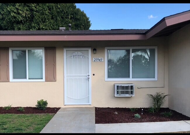 Building Photo - 21943 Vivienda Ave