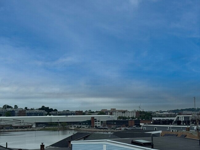 Building Photo - 214-216 E Eagle St