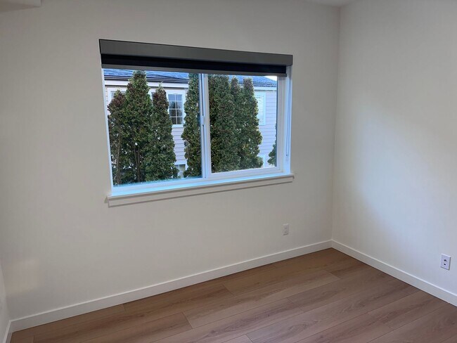 Building Photo - Live Easy Colby Heights, Brand new apartments!