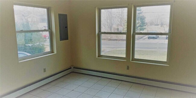 Building Photo - 16 Pearsall St