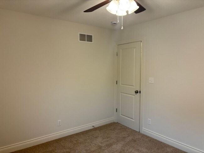 Building Photo - 14 3rd Ave