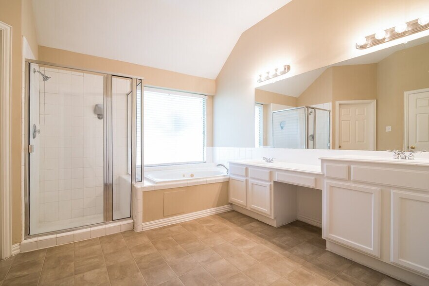 Building Photo - 11 Crest Gate