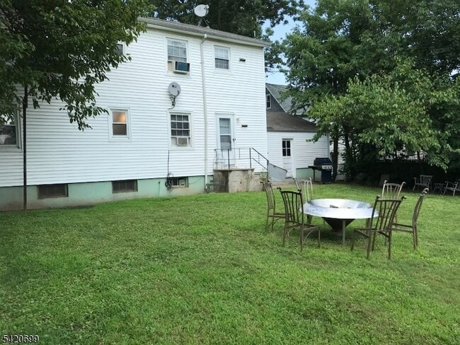 Building Photo - 14 Walnut Pkwy