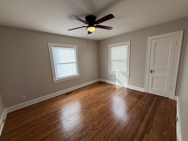 Building Photo - Charming 3 Bed 1 Bath Home Minutes From MTSU