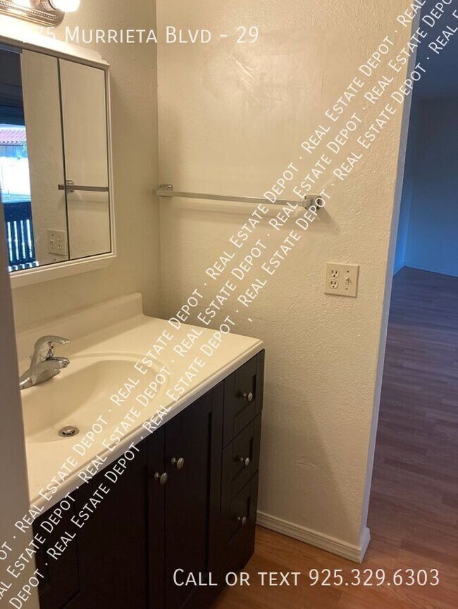 Building Photo - 975 Murrieta Blvd