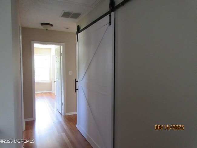 Building Photo - 29 Longbrook Ln