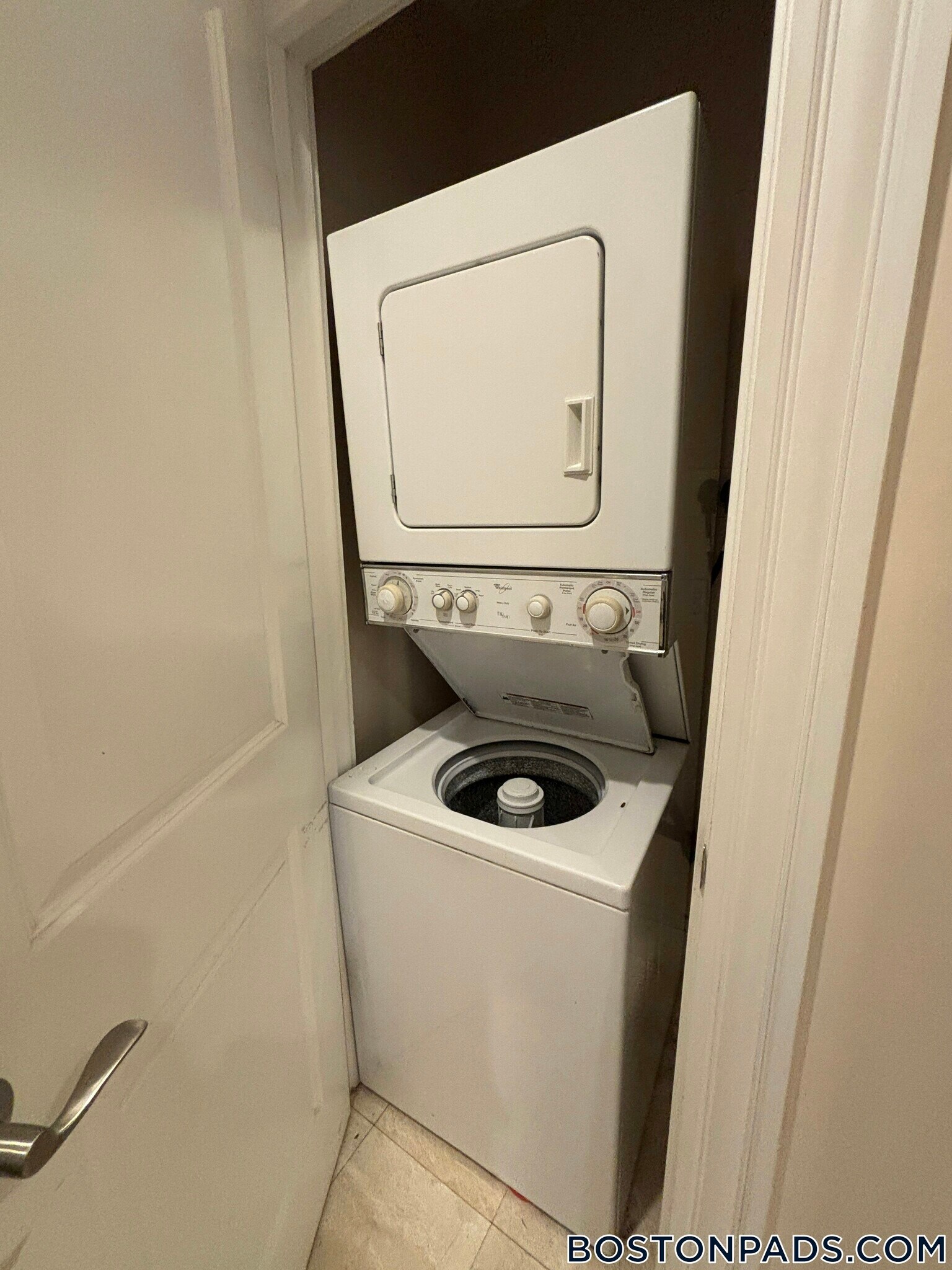 Building Photo - 154 Magazine St