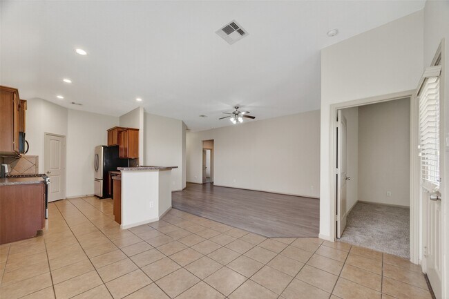 Building Photo - 5950 Carpenters Hollow Court