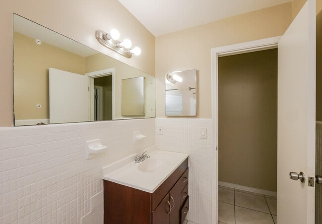 Building Photo - 3710 N 54th Ave