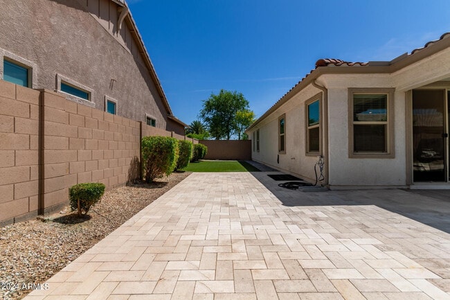 Building Photo - 9746 E Tumbleweed Ave
