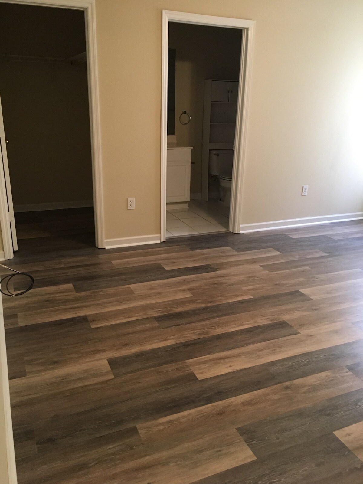 Building Photo - 929 Greystone Dr