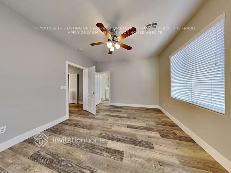 Building Photo - 731 Taliput Palm Pl