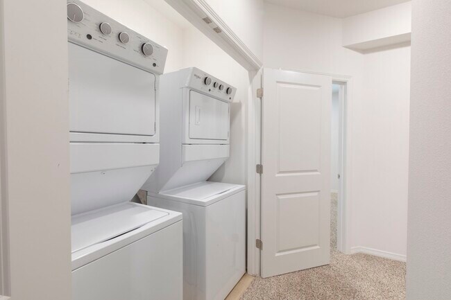 Building Photo - 228 Richards St