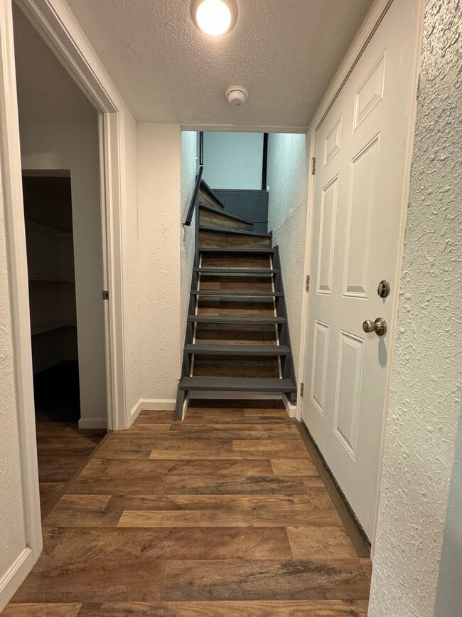Building Photo - Rent to Own this beautiful 4 Bedroom 2 Ful...