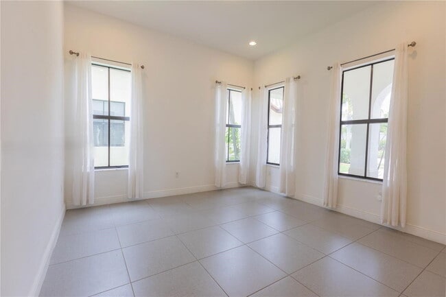 Building Photo - Northwest 82nd Drive, Pembroke Pines, FL 33024 - 4 BR 3 BA single-family home