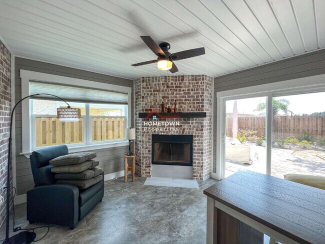 Building Photo - Furnished 3-Bed Oasis on Dunridge Drive wi...