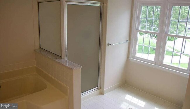Building Photo - 218 Bromley Pl