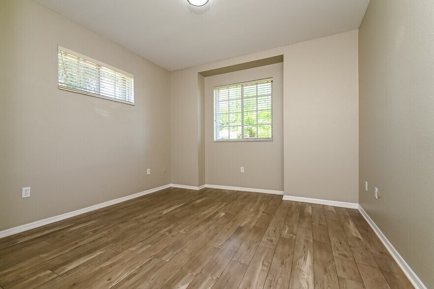 Building Photo - 311 28th St W