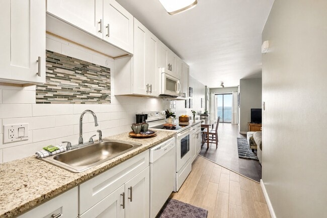 Building Photo - 1709 S Ocean Blvd