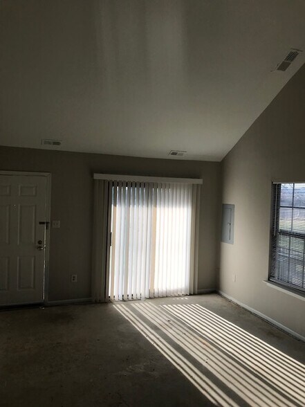 Building Photo - 3115 Jasmine Ct