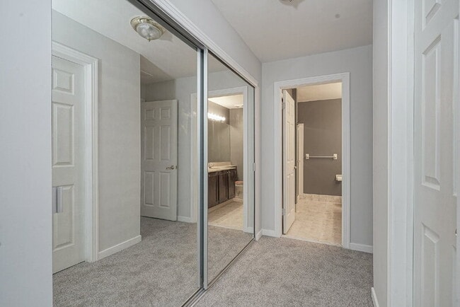 Building Photo - 2004 Augusta Cir