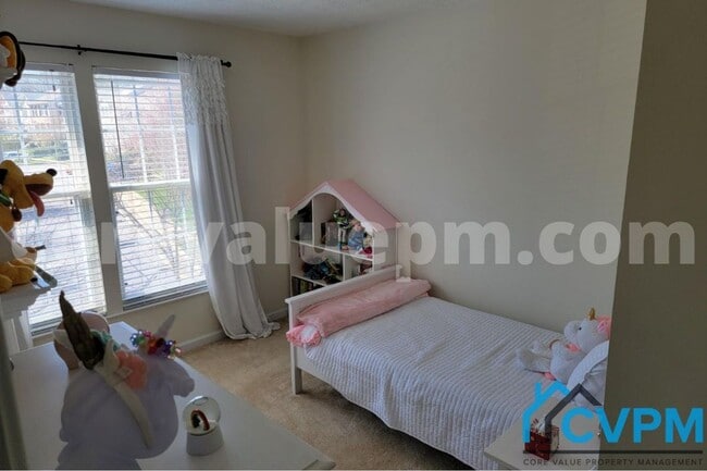 Building Photo - 8511 Pine Meadows Dr