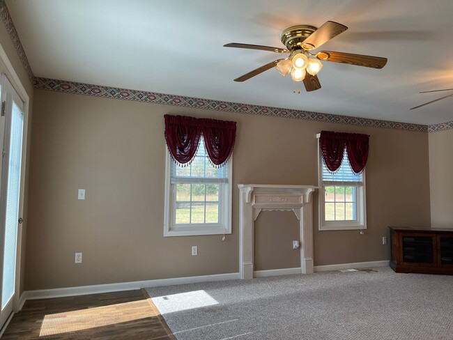 Building Photo - Available Now: 3/2 in Woodruff!