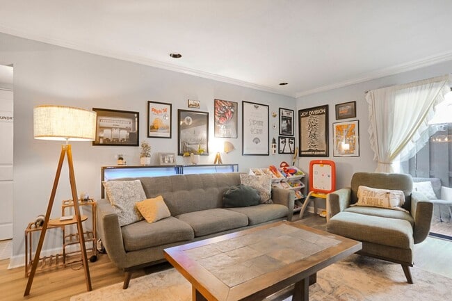 Building Photo - Beautiful First Floor Condo in Palmetto Commons