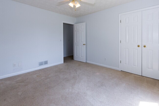 Building Photo - 5485 Forest Falls Dr