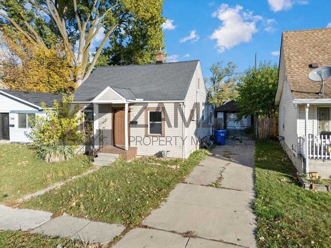 Building Photo - 7583 Hudson Ave