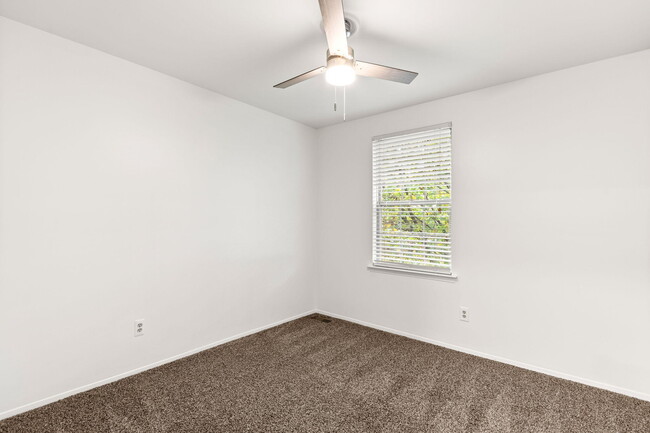 Building Photo - 3034 Forest Creek Ct