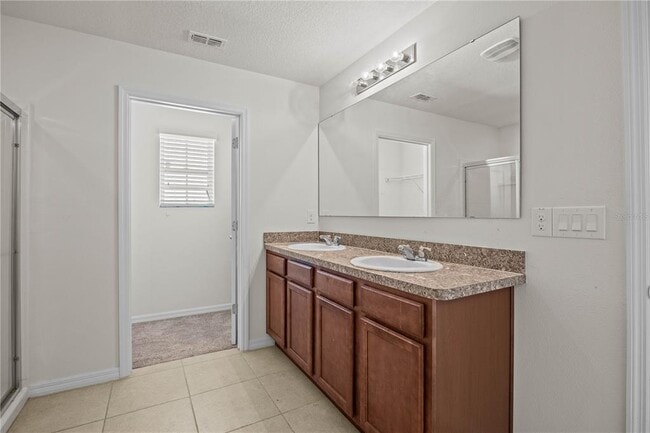 Building Photo - 817 Sheen Cir