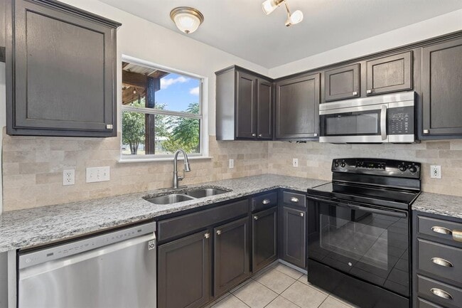 Building Photo - 207 Panther Path