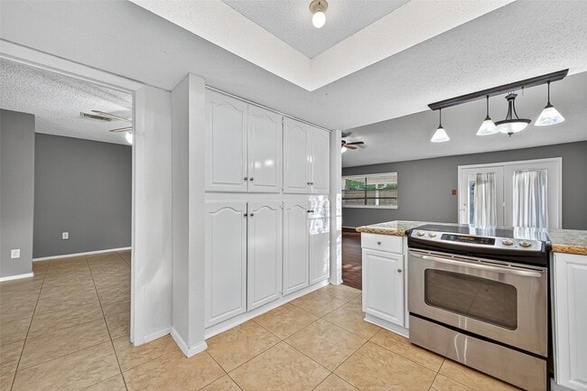 Building Photo - 16355 Sierra Grande Dr