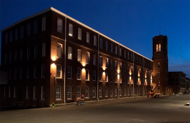 Building Photo - 334 Knight St