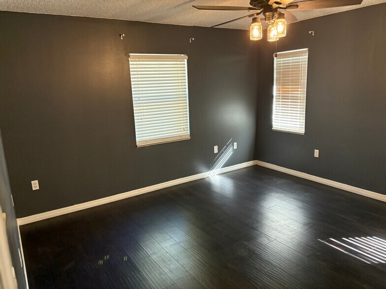 Building Photo - 2235 W Springlake Dr