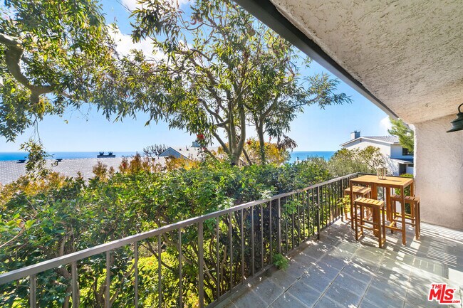 Building Photo - 6801 Seawatch Ln