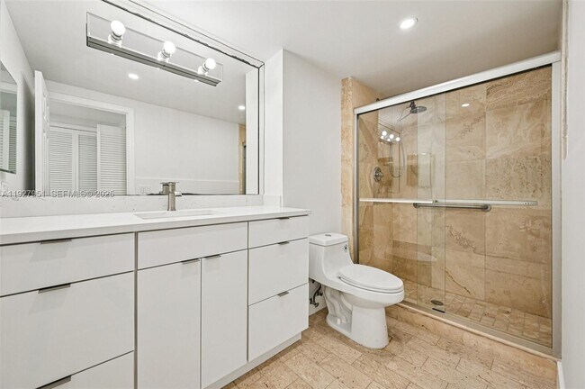 Building Photo - 1800 NE 114th St