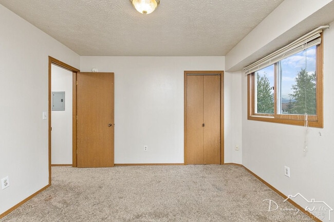 Building Photo - 6632 Stella Place
