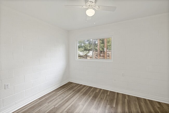 Building Photo - 1135 Valley Manor Ct
