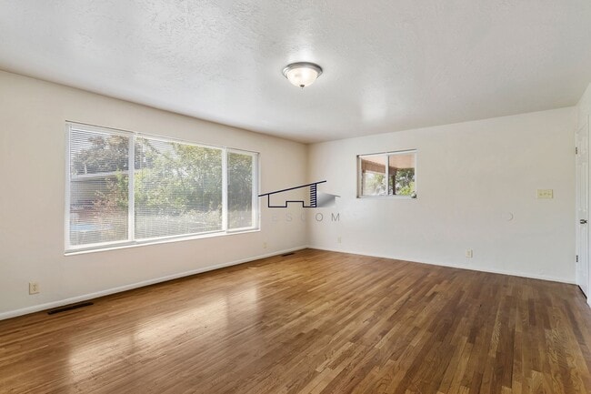 Building Photo - ? For Lease in Ogden, Utah – 3 Bed | 2 Bat...