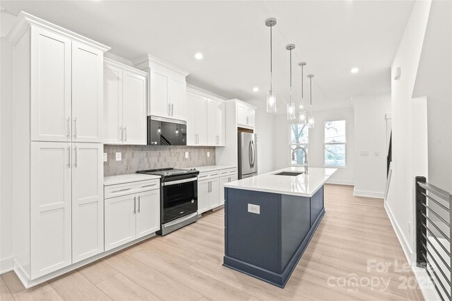 Building Photo - 417 Blairhill Rd