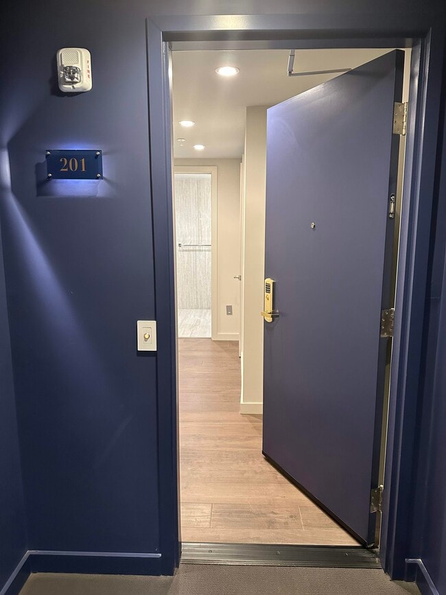 Building Photo - 1238 Sutter St