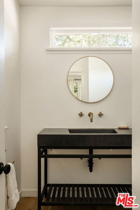 Building Photo - 2410 Nichols Canyon Rd