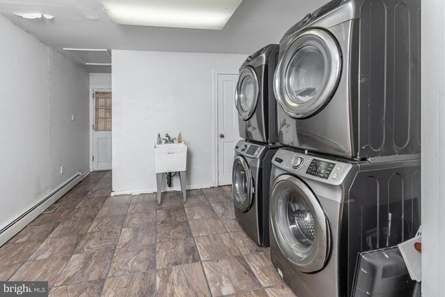 Building Photo - 1322 Commissioners Rd